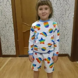 Викрійка дитячого комплекту до літа: ошатна блузка + шорти