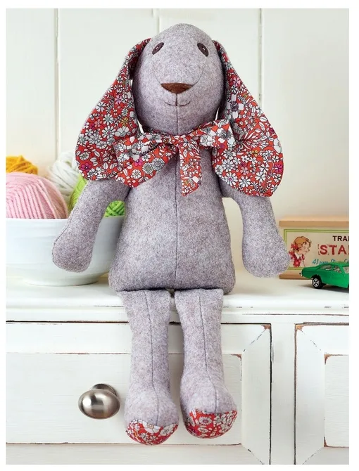 М’яка іграшка Кролик “Леонора”