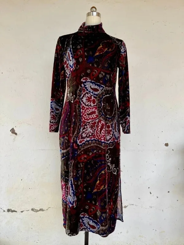 Сукня з високим коміром (S-XXXL)