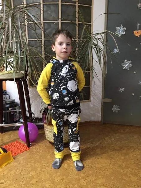 Штани та кофта на хлопчика