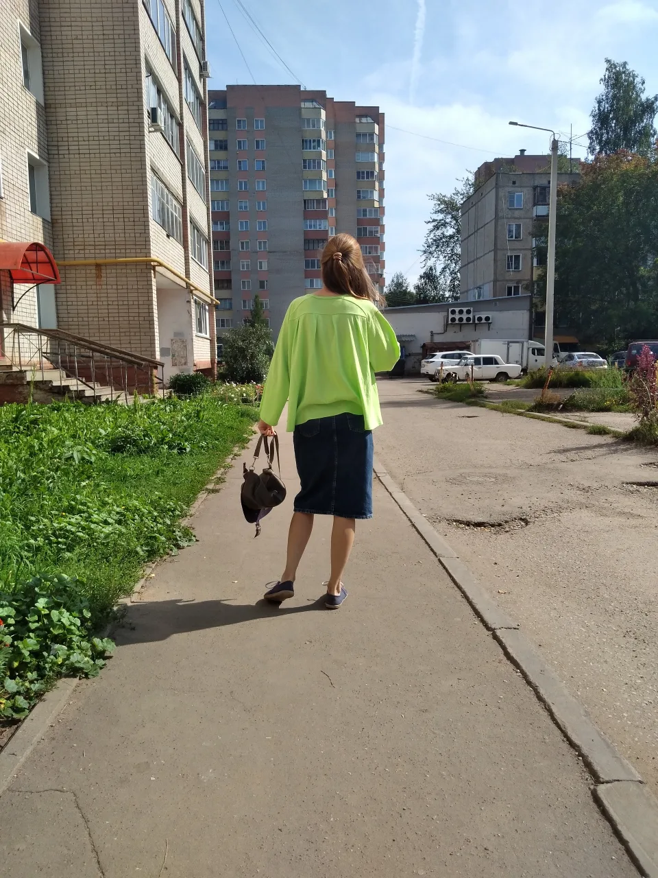 Блуза з трикотажу з рукавом реглан, розкльошена донизу