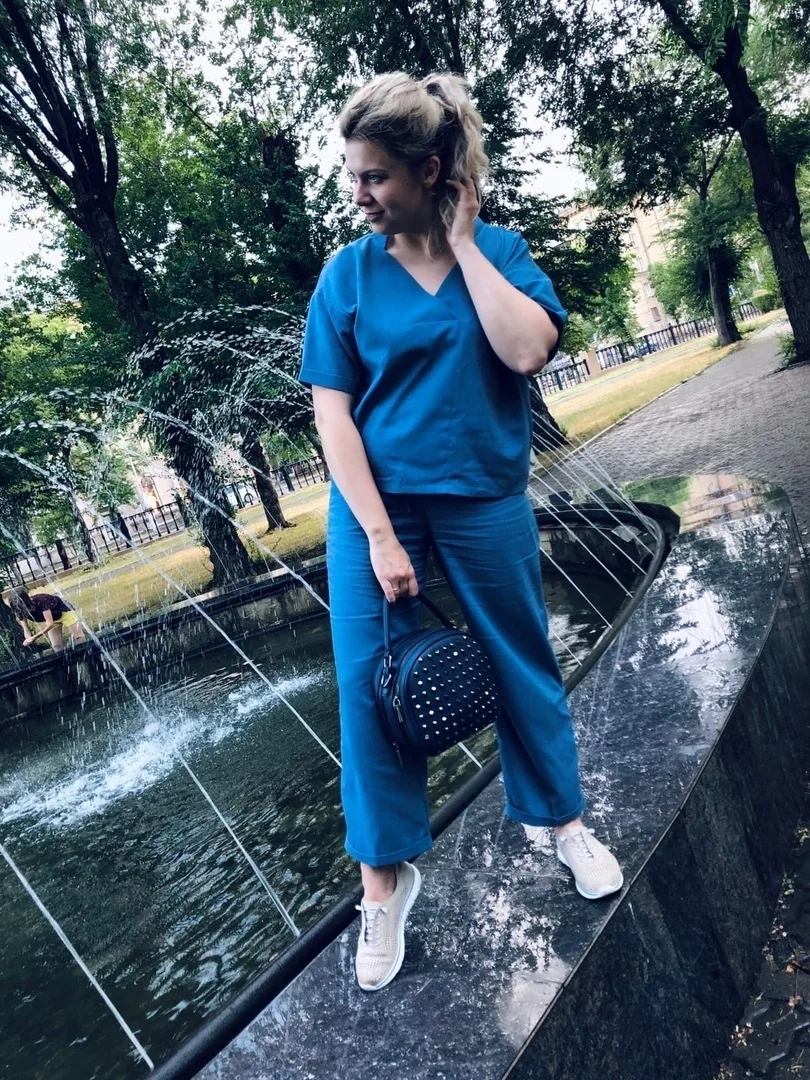 Блузка з льону або “блузка медсестри” (40-60 російські)